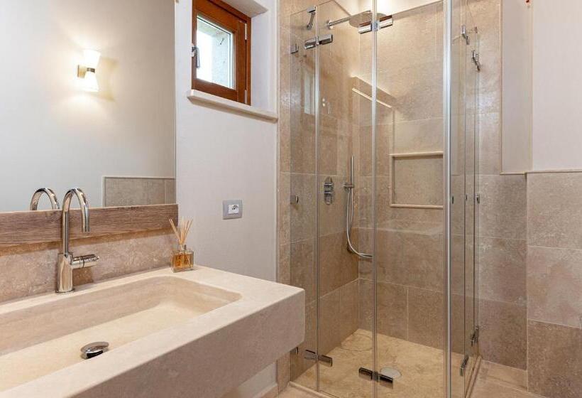 هتل Relais Lungagnola