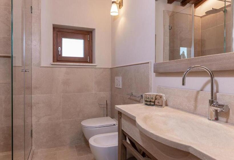 هتل Relais Lungagnola