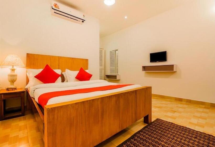 בית מלון כפרי Arambol Plaza Beach Resort