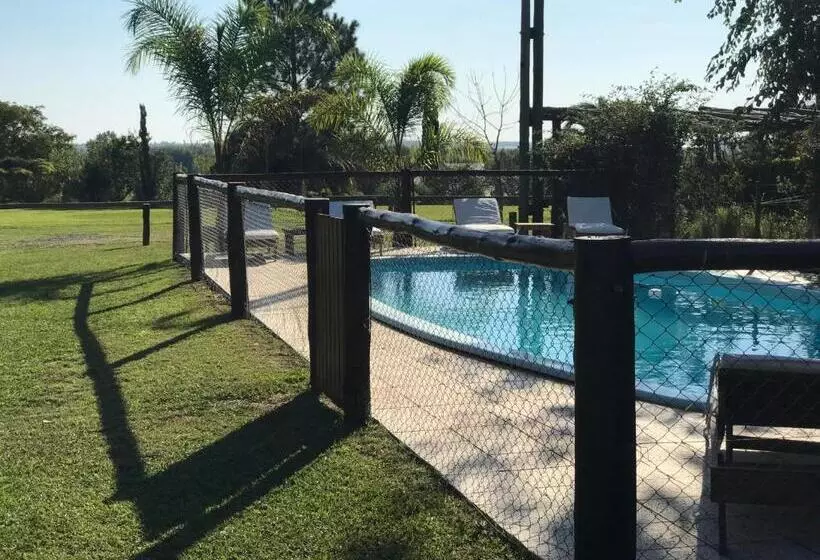 Hotelli Cabanas Los Troncos