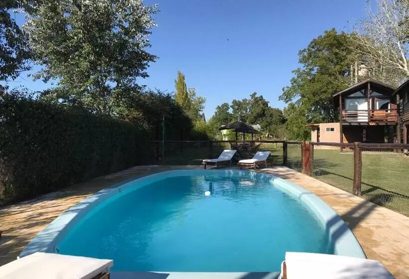 Hotelli Cabanas Los Troncos