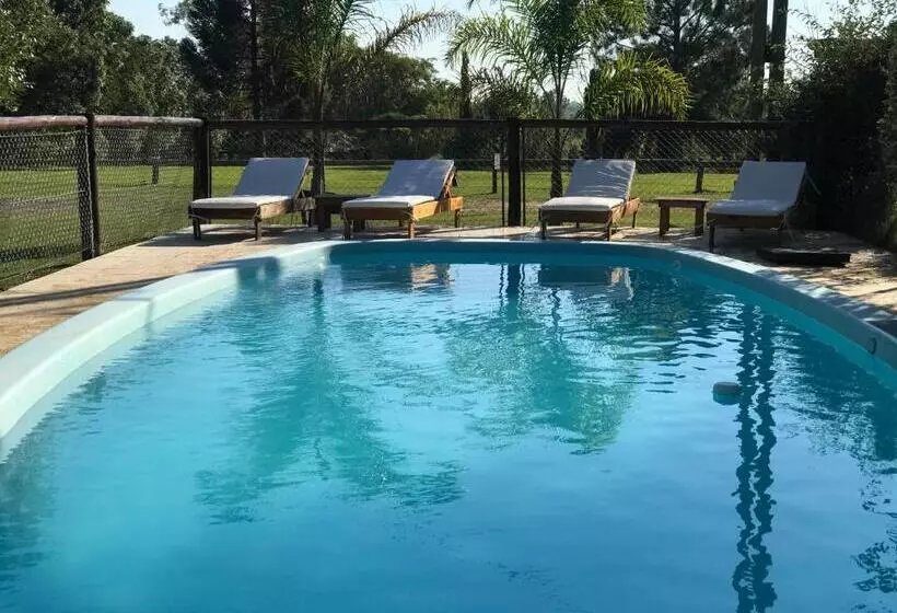 Hotelli Cabanas Los Troncos