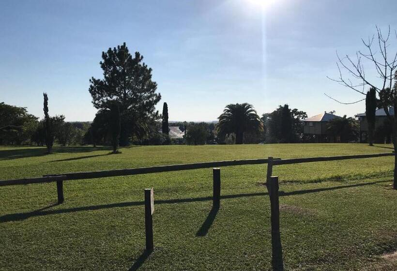 ホテル Cabanas Los Troncos