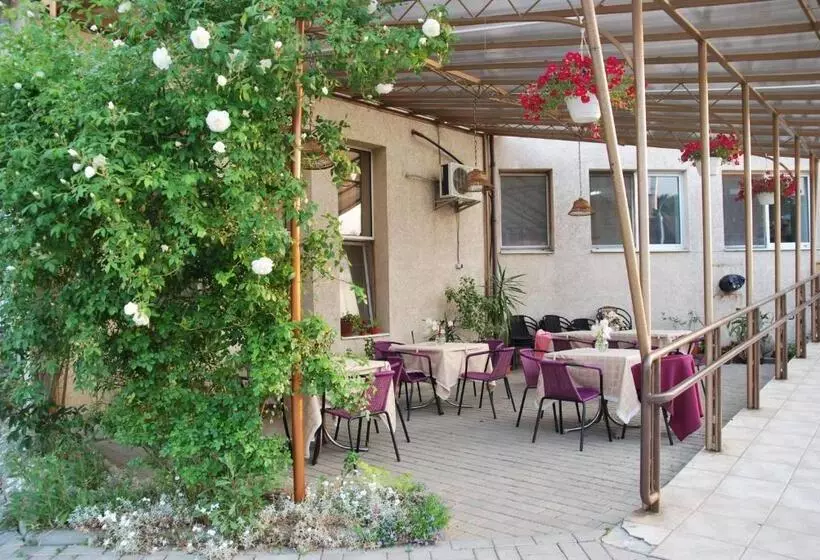 هتل Guest House Uzhgorod