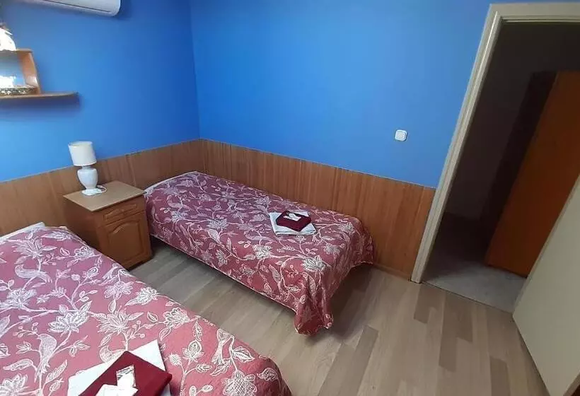 هتل Guest House Uzhgorod