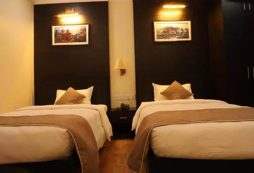 هتل Maden Inn