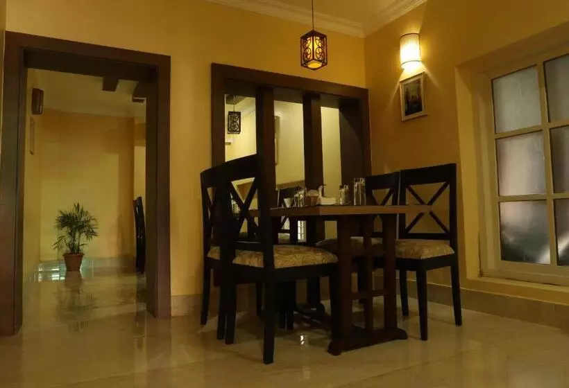 هتل Maden Inn