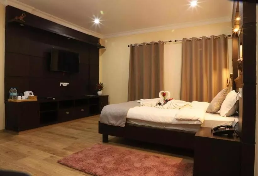 هتل Maden Inn