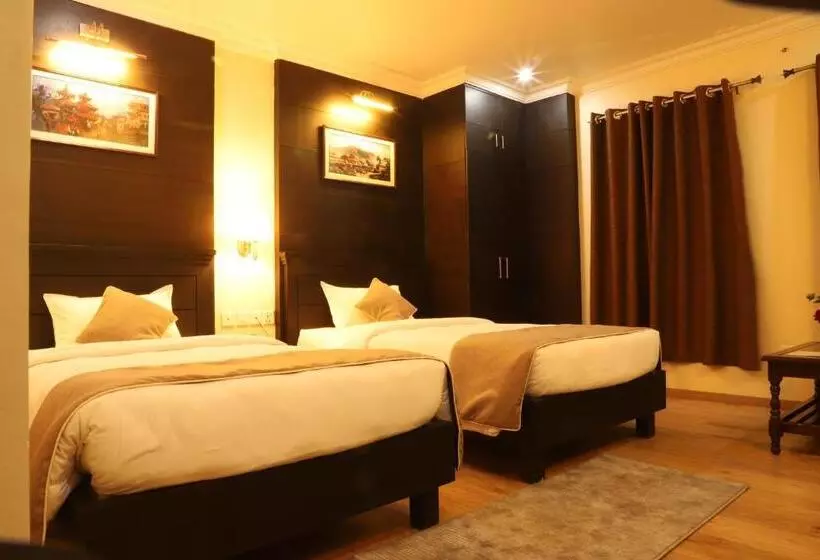 هتل Maden Inn