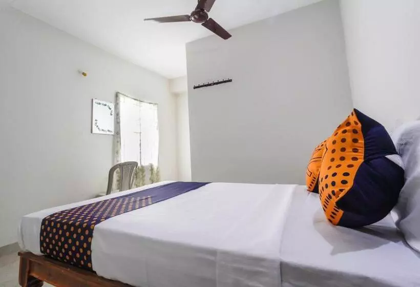 ホテル Spot On Sujith Lodge Annexe