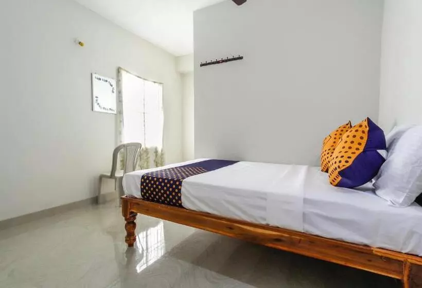 ホテル Spot On Sujith Lodge Annexe