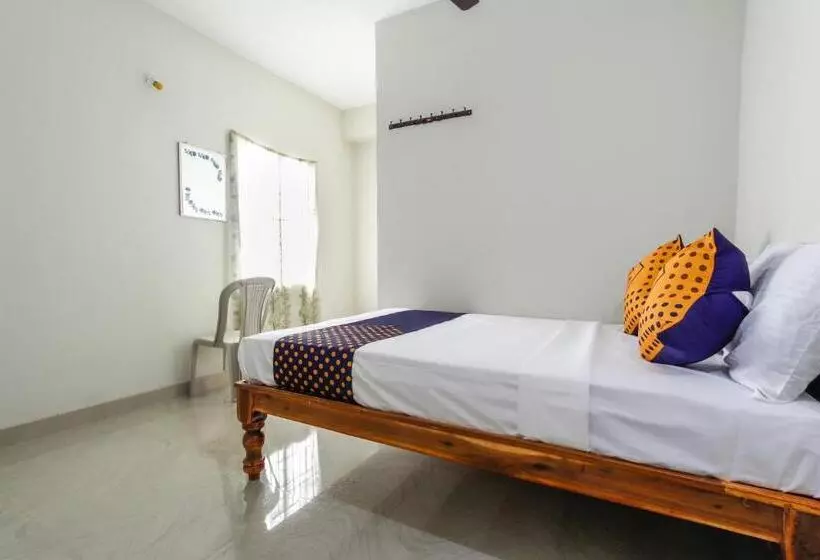 ホテル Spot On Sujith Lodge Annexe