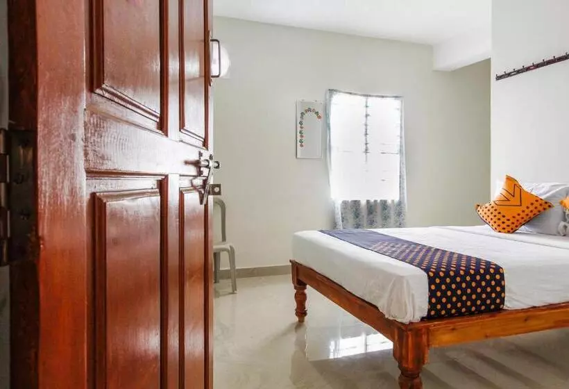 ホテル Spot On Sujith Lodge Annexe