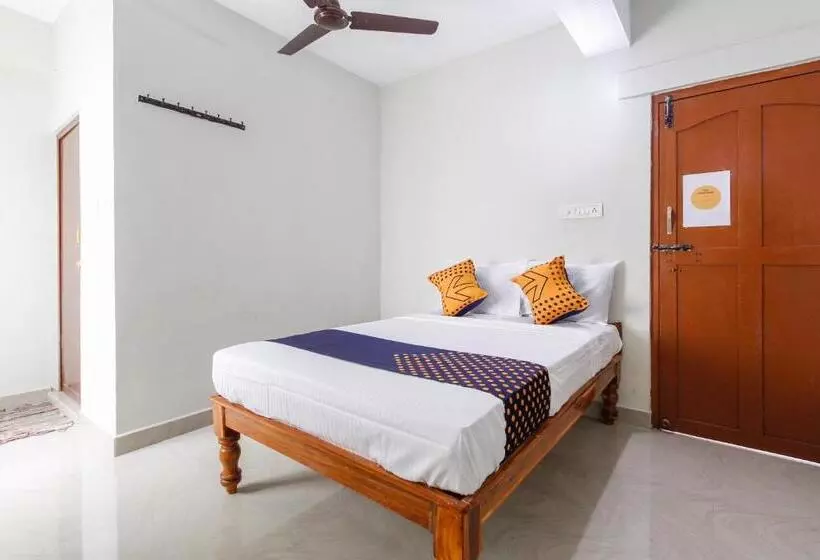 ホテル Spot On Sujith Lodge Annexe