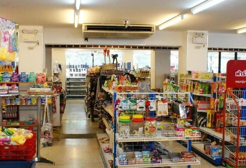 ペンション Kim Hotel At Bangplong