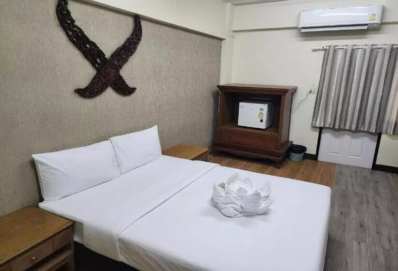 ペンション Kim Hotel At Bangplong