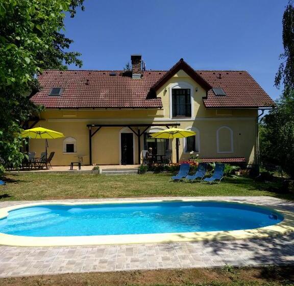 펜션 Luxe Appartement Hertvíkovice