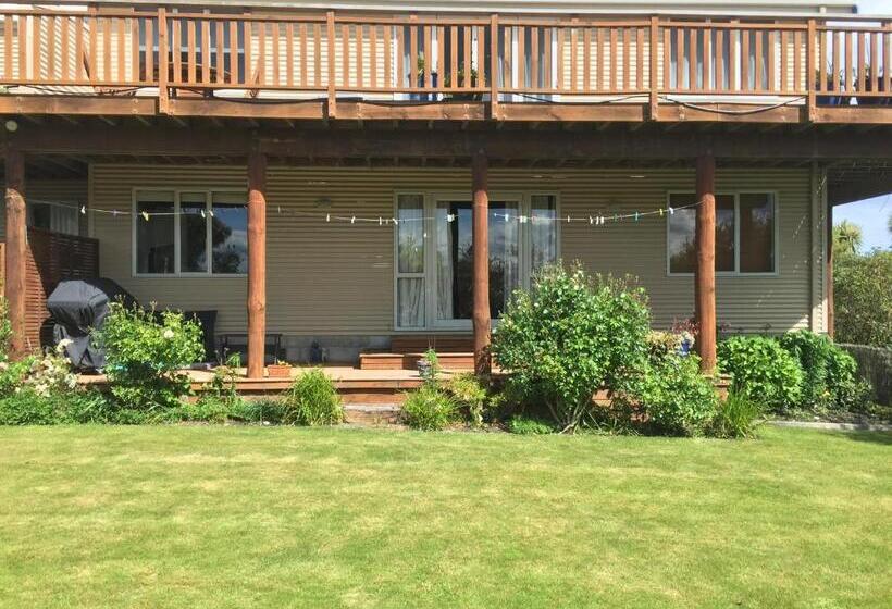 펜션 Waikuku Beach Apartment