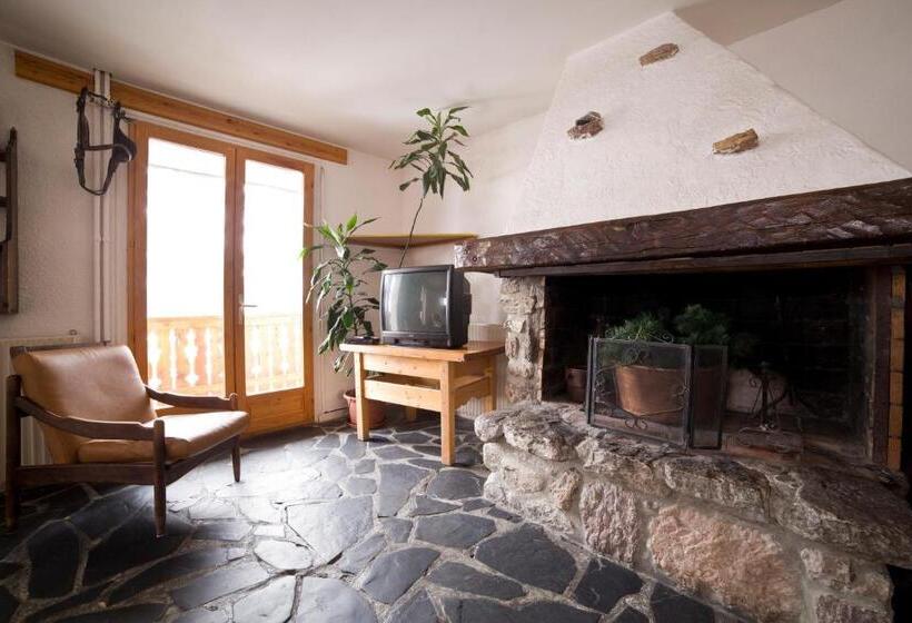 هاستل Centre De Vacances Le Val D Escreins