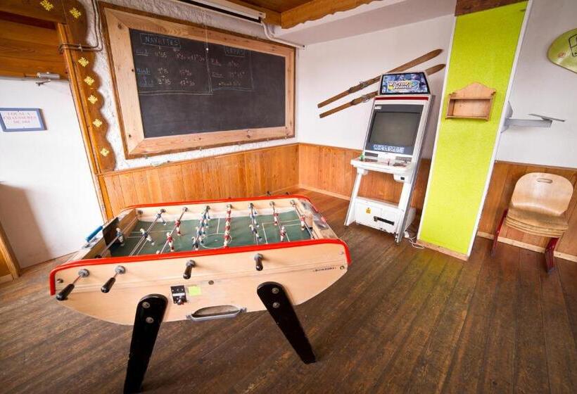 هاستل Centre De Vacances Le Val D Escreins