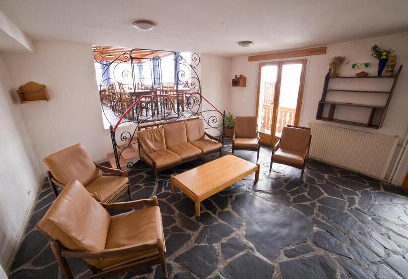 هاستل Centre De Vacances Le Val D Escreins