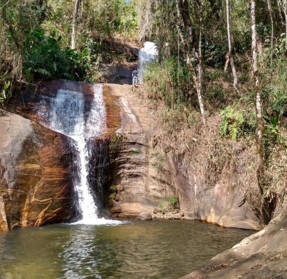 הוסטל Pousada Dona Esmeralda