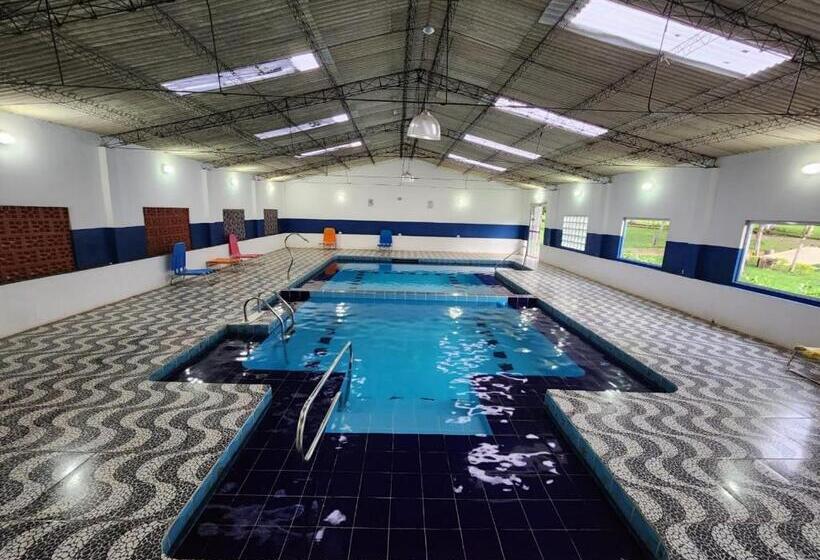 הוסטל Pousada Dona Esmeralda