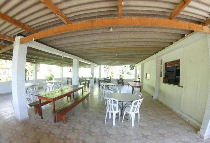 הוסטל Pousada Dona Esmeralda