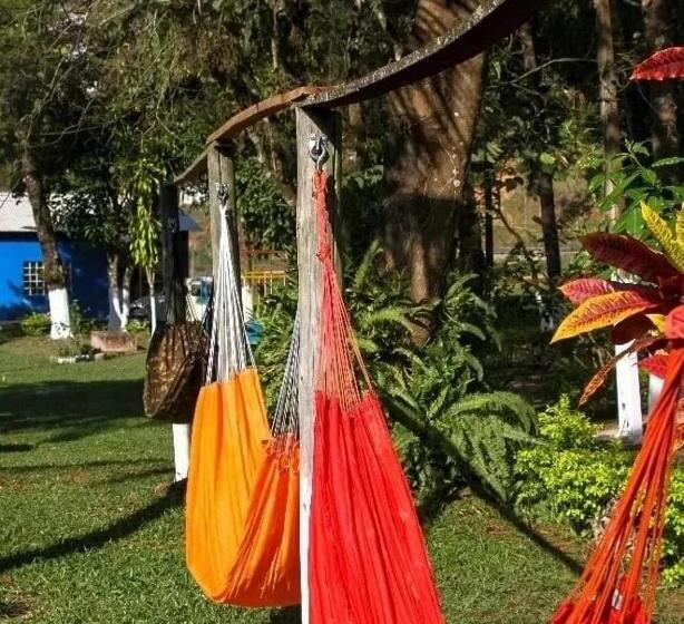 הוסטל Pousada Dona Esmeralda