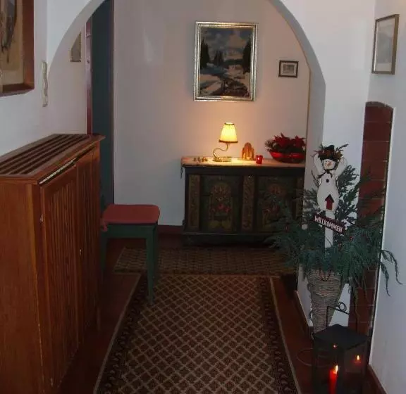 تختخواب و صبحانه Haus Dr. Küng