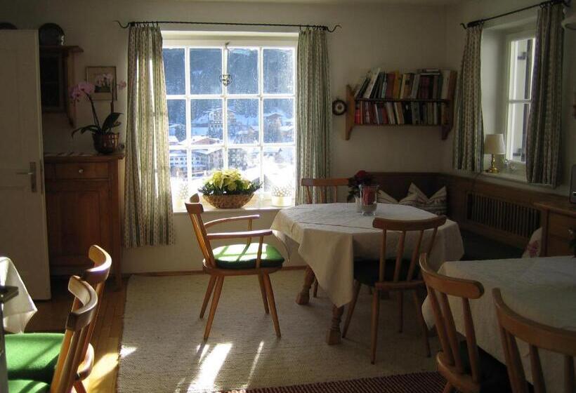 مبيت وإفطار Haus Dr. Küng