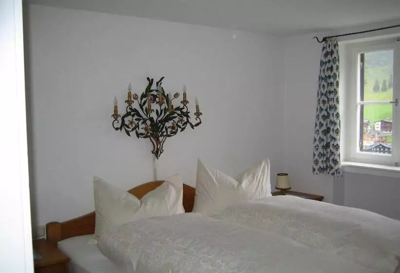 تختخواب و صبحانه Haus Dr. Küng