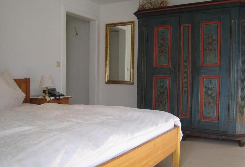 مبيت وإفطار Haus Dr. Küng