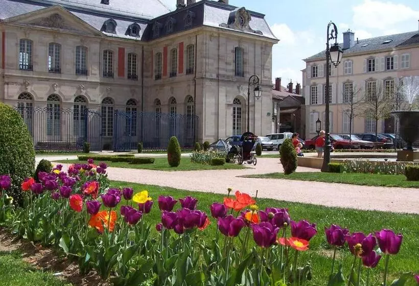 تختخواب و صبحانه Villa Moncoeur