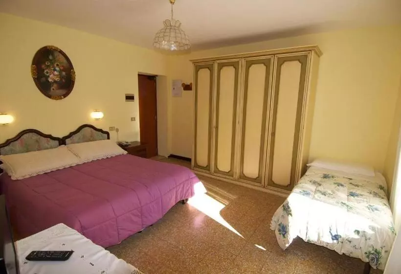 ホテル Albergo Ristorante Galli