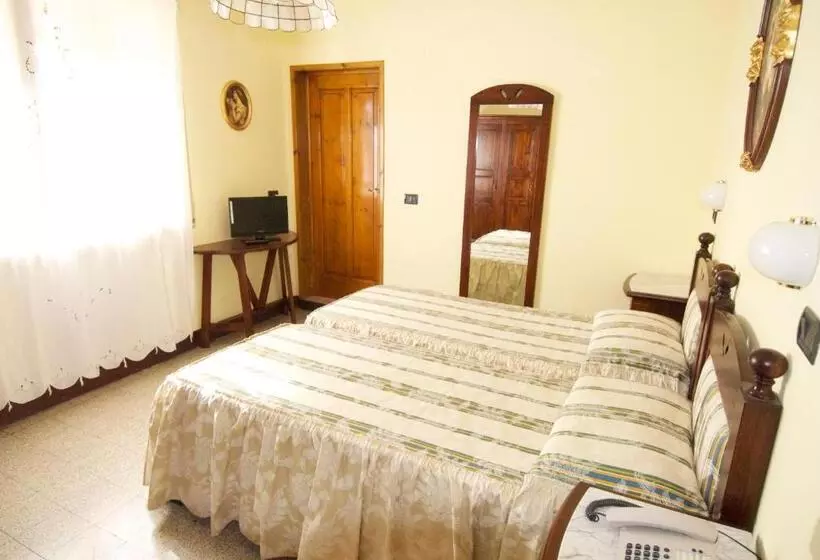 ホテル Albergo Ristorante Galli