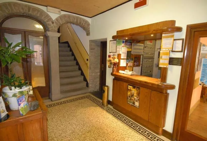 ホテル Albergo Ristorante Galli