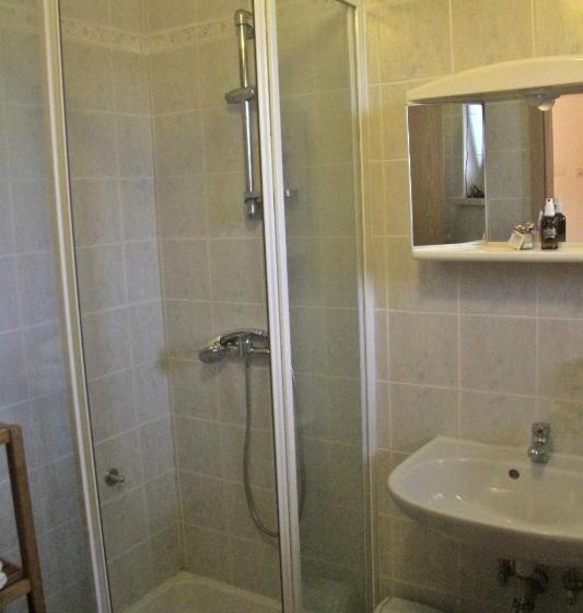 هتل Farm Stay Domačija Butul