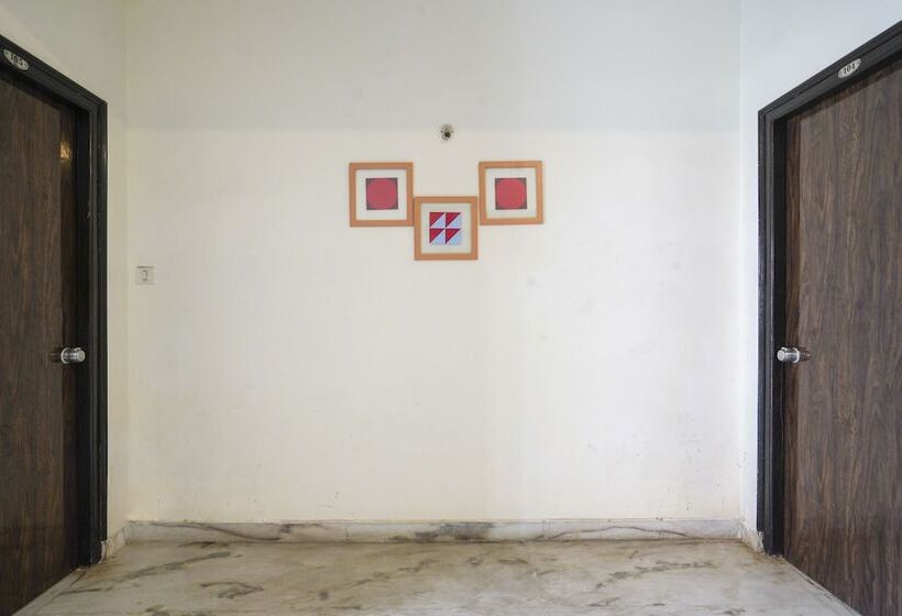 בית מלון כפרי Iroomz Grand Aarvi Suites