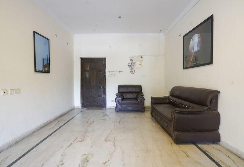 בית מלון כפרי Iroomz Grand Aarvi Suites