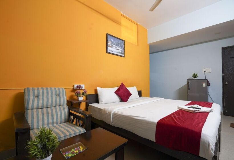 בית מלון כפרי Iroomz Grand Aarvi Suites