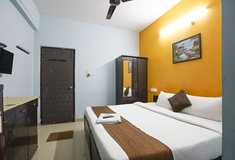 בית מלון כפרי Iroomz Grand Aarvi Suites