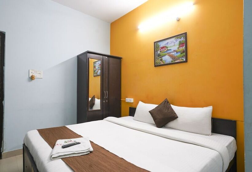 בית מלון כפרי Iroomz Grand Aarvi Suites