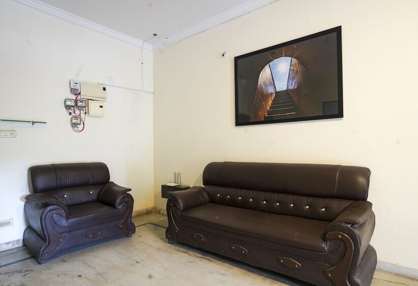 בית מלון כפרי Iroomz Grand Aarvi Suites