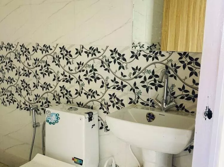 هتل Sizzling Resort And Adventure