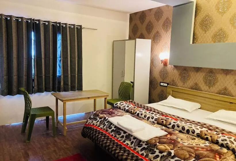 هتل Sizzling Resort And Adventure