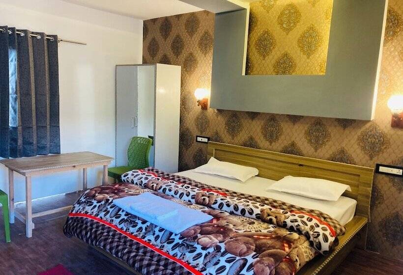 Отель Sizzling Resort And Adventure