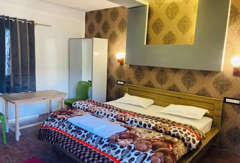 هتل Sizzling Resort And Adventure