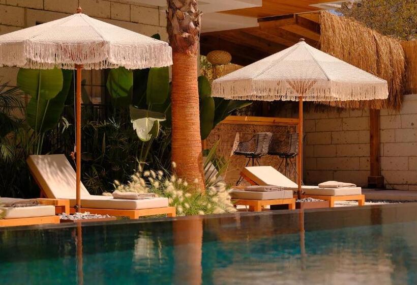 هتل Surga Alaçatı