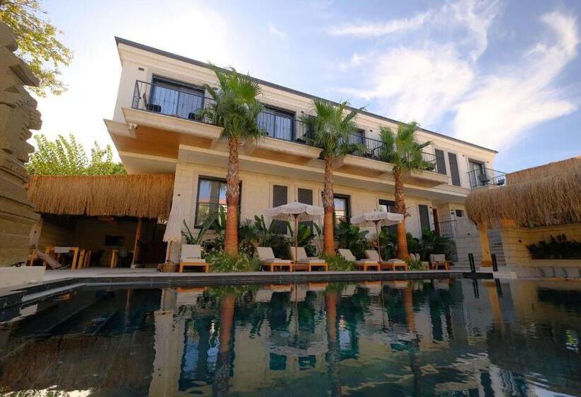 هتل Surga Alaçatı